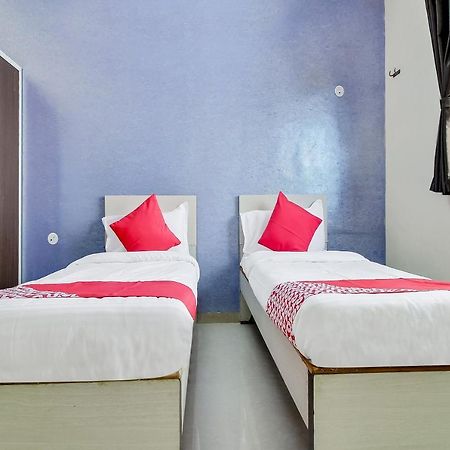 โอโย 48365 โฮเต็ล ศิวะ คาสเซิล แอนด์ เรซิเดนซี Hotel Chalisgaon ภายนอก รูปภาพ