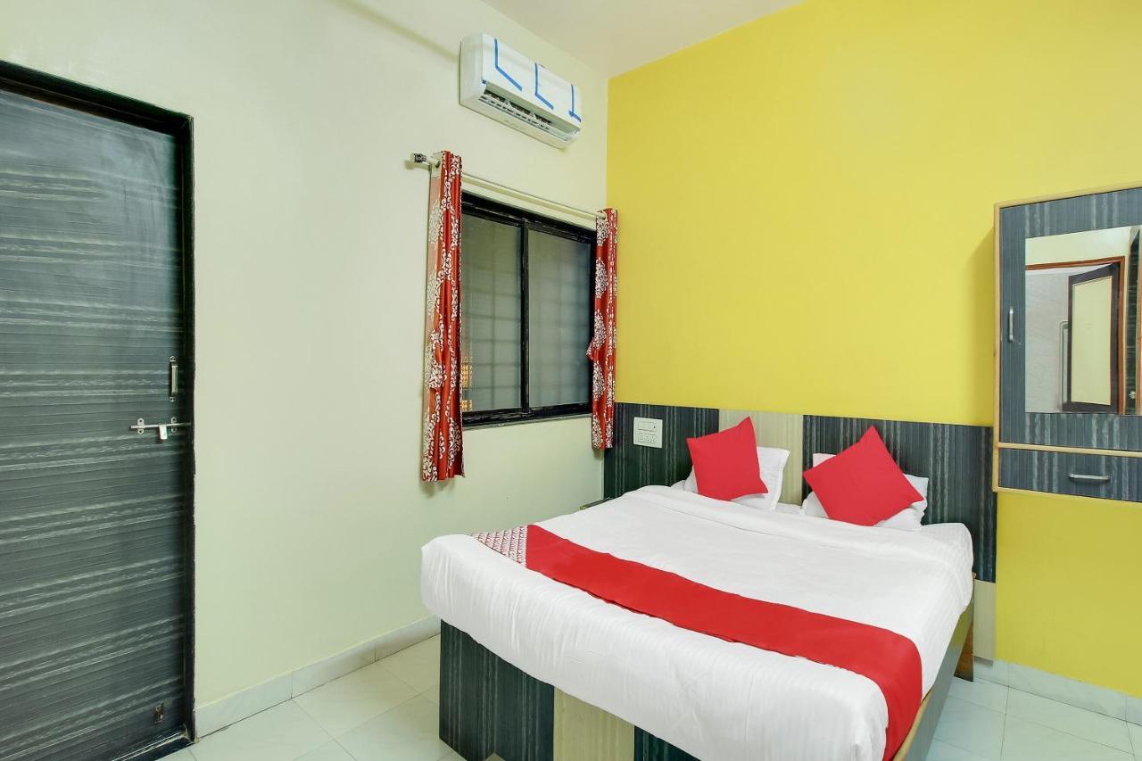 โอโย 48365 โฮเต็ล ศิวะ คาสเซิล แอนด์ เรซิเดนซี Hotel Chalisgaon ภายนอก รูปภาพ