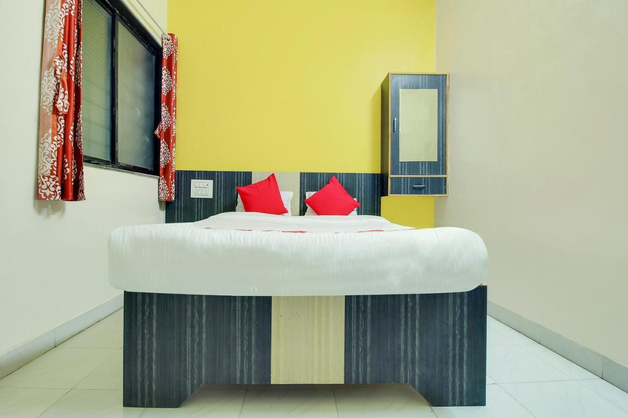 โอโย 48365 โฮเต็ล ศิวะ คาสเซิล แอนด์ เรซิเดนซี Hotel Chalisgaon ภายนอก รูปภาพ
