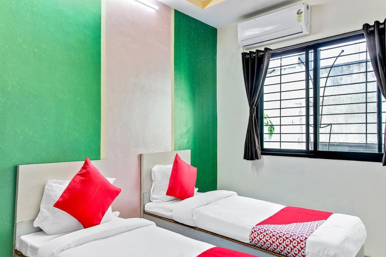 โอโย 48365 โฮเต็ล ศิวะ คาสเซิล แอนด์ เรซิเดนซี Hotel Chalisgaon ภายนอก รูปภาพ