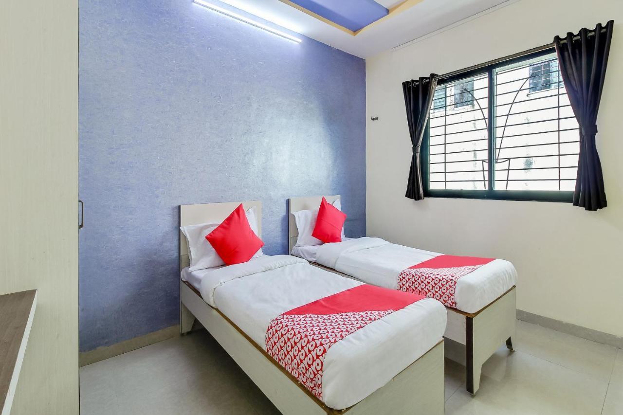 โอโย 48365 โฮเต็ล ศิวะ คาสเซิล แอนด์ เรซิเดนซี Hotel Chalisgaon ภายนอก รูปภาพ