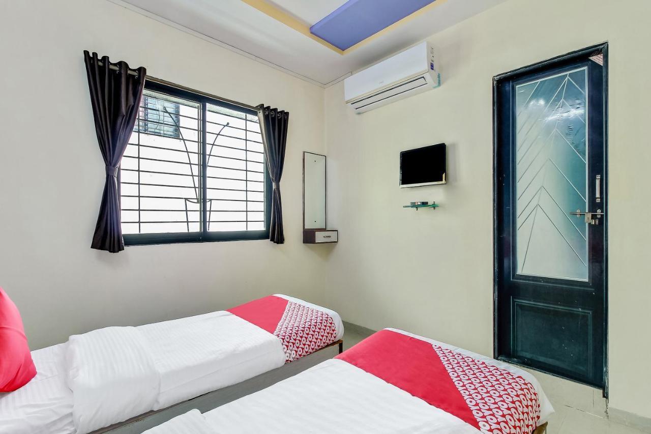 โอโย 48365 โฮเต็ล ศิวะ คาสเซิล แอนด์ เรซิเดนซี Hotel Chalisgaon ภายนอก รูปภาพ
