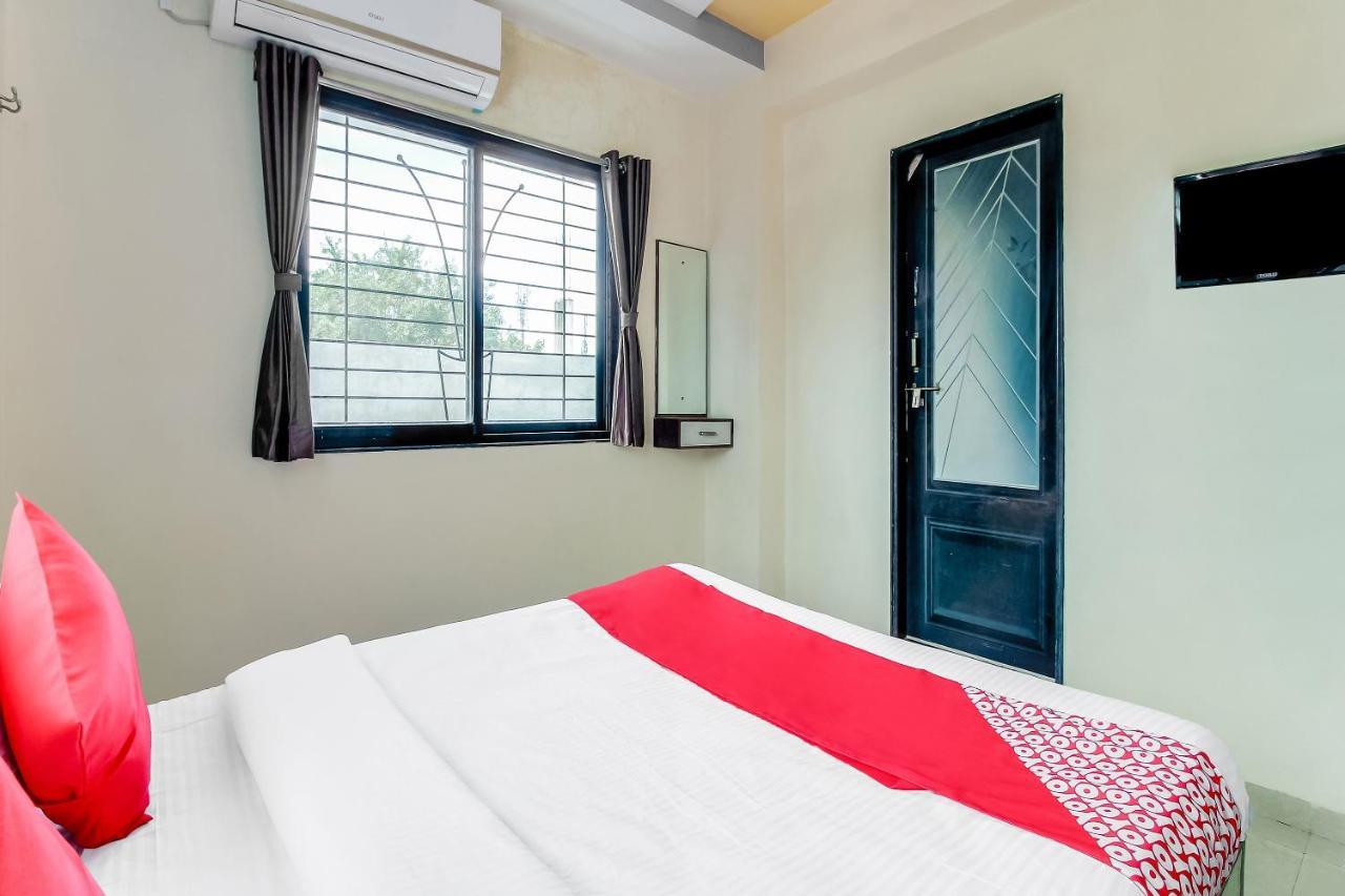 โอโย 48365 โฮเต็ล ศิวะ คาสเซิล แอนด์ เรซิเดนซี Hotel Chalisgaon ภายนอก รูปภาพ