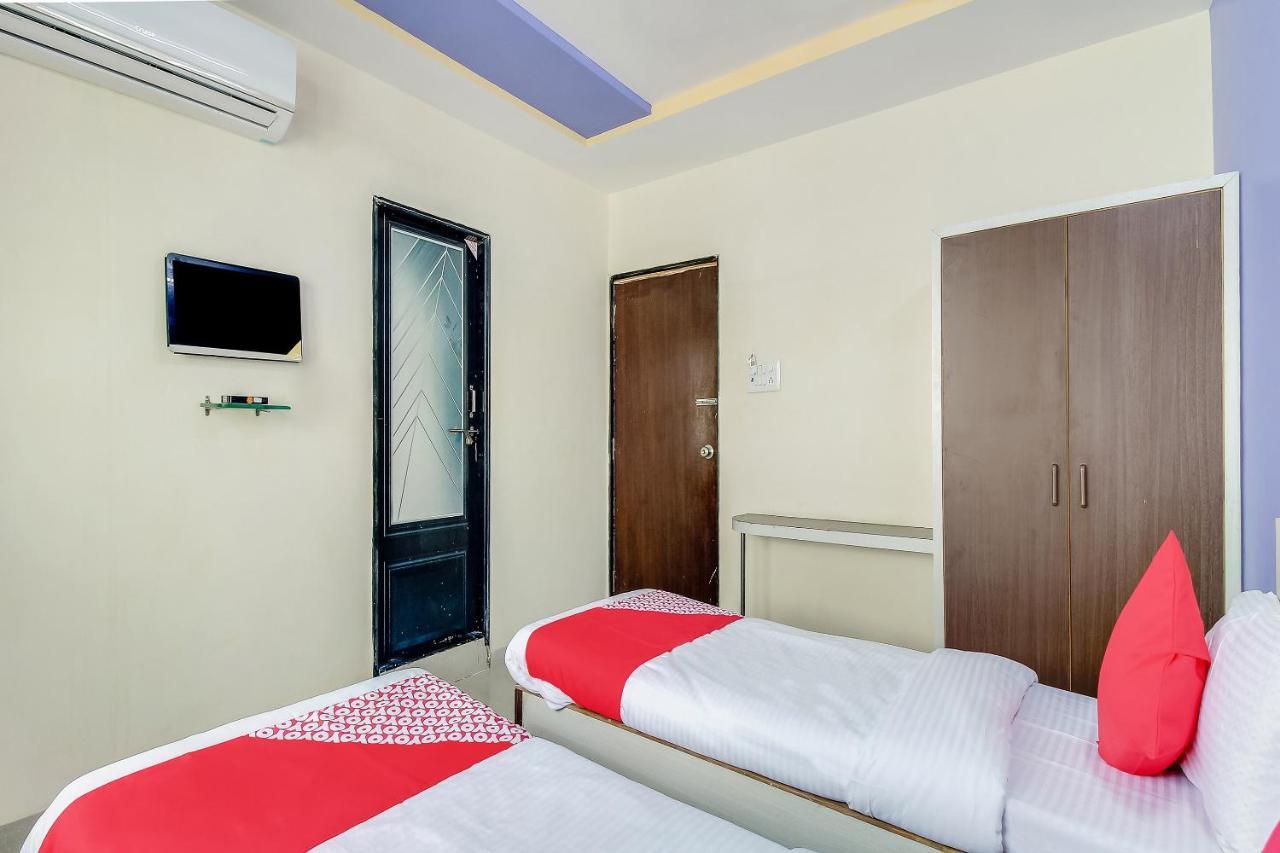 โอโย 48365 โฮเต็ล ศิวะ คาสเซิล แอนด์ เรซิเดนซี Hotel Chalisgaon ภายนอก รูปภาพ