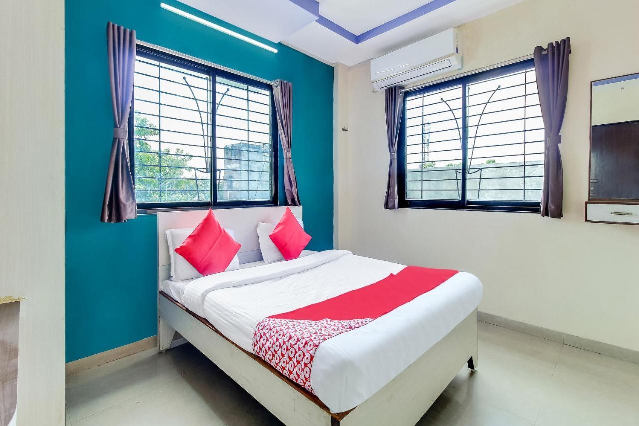 โอโย 48365 โฮเต็ล ศิวะ คาสเซิล แอนด์ เรซิเดนซี Hotel Chalisgaon ภายนอก รูปภาพ