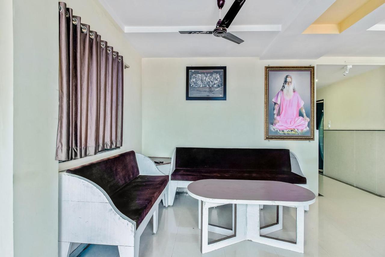โอโย 48365 โฮเต็ล ศิวะ คาสเซิล แอนด์ เรซิเดนซี Hotel Chalisgaon ภายนอก รูปภาพ