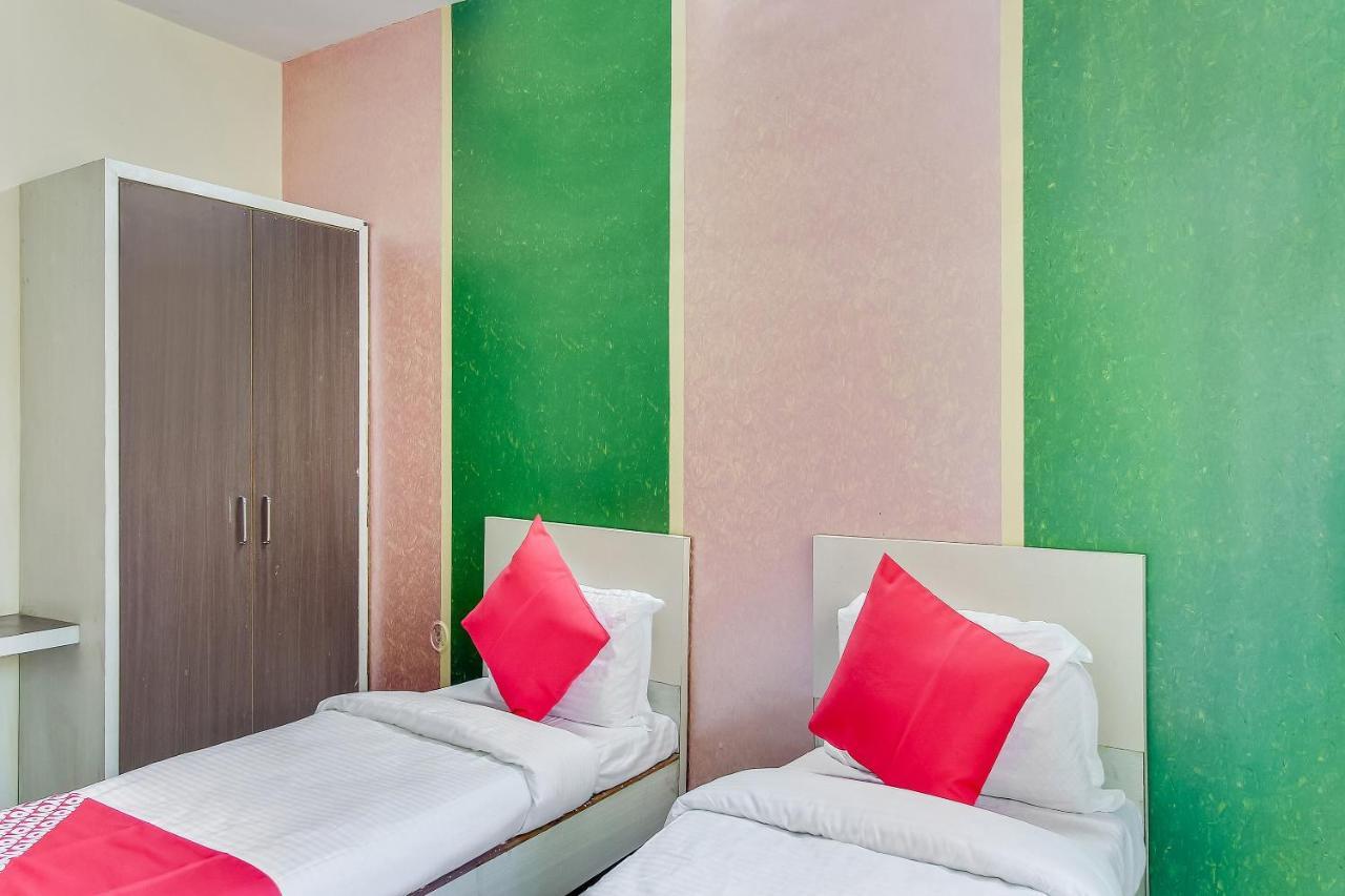 โอโย 48365 โฮเต็ล ศิวะ คาสเซิล แอนด์ เรซิเดนซี Hotel Chalisgaon ภายนอก รูปภาพ