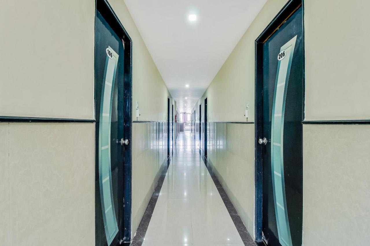โอโย 48365 โฮเต็ล ศิวะ คาสเซิล แอนด์ เรซิเดนซี Hotel Chalisgaon ภายนอก รูปภาพ
